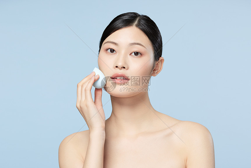 港股收盘(08.01) | 恒指下跌1.07% 稳定币概念显著回落 英诺赛科(02577)暴涨30%
