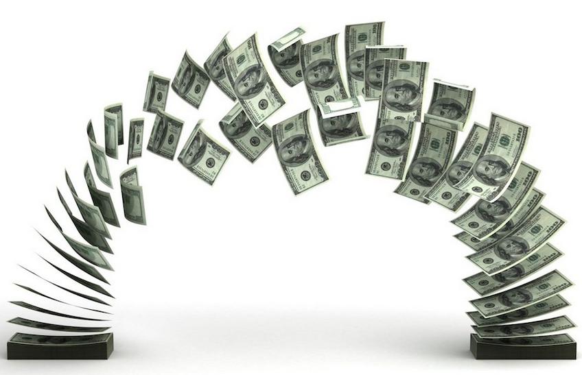 美联储三位官员警告:劳动力市场疲软,9月降息预期加剧