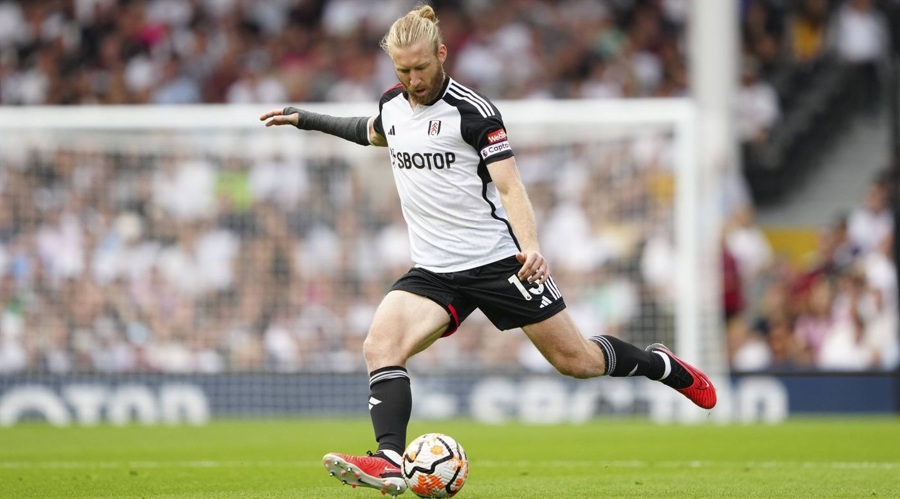 A股午评 | 三大指数走势各异 沪指半日涨0.53%重回3600点 地产股表现强劲